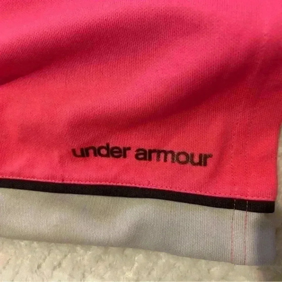 Under Armour loose Heat gear pink shorts with gray & white. Women’s size large - Picture 6 of 7